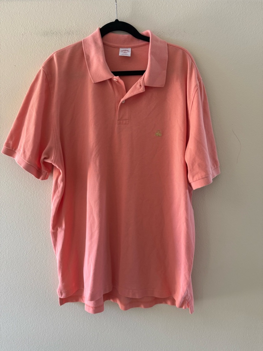 Brooks Brothers Men’s Peach Coral Short Sleeve Polo Gold Embossed Logo
